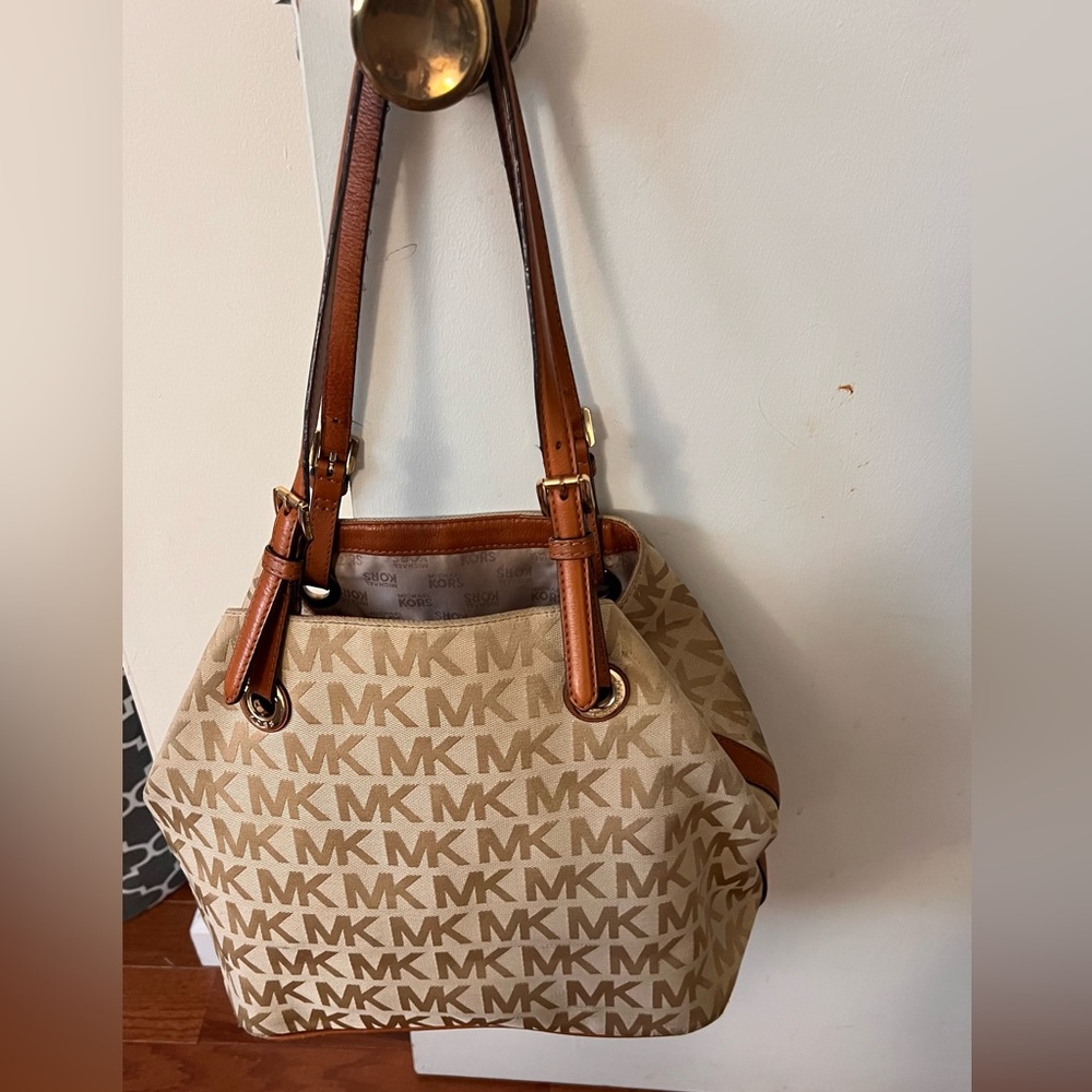 Michael Kors Tote Bag In very Good Condition.